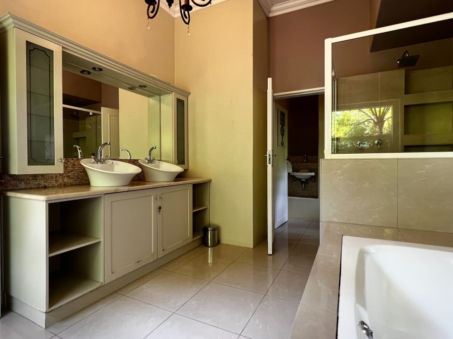 8 Bedroom Property for Sale in Raithby Western Cape